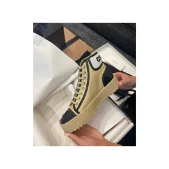 Chanel Leather Tan Leather Sneaker Size 6.5 - Picture 1 of 6